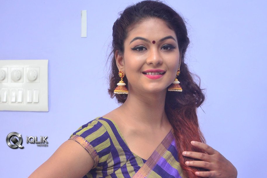 Aditi-Myakal-At-Ami-Thumi-Movie-Pre-Release-Function